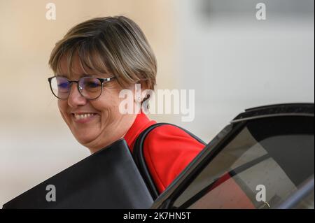 ©Julien Mattia / Le Pictorium/MAXPPP - Paris 23/05/2022 Julien Mattia / Le Pictorium - 23/5/2022 - Frankreich / Ile-de-France / Paris - Arrivee de Sylvie Retailleau, ministre de l'enseignement superieur et de la Recherche au Conseil des Ministres du 23 Mai 2022 / 23/5/2022 - Frankreich / Ile-de-France (Region) / Paris - Ankunft von Sylvie Retailleau, Ministerin für Hochschulen und Forschung beim Ministerrat vom 23. Mai 2022 Stockfoto