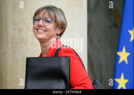 ©Julien Mattia / Le Pictorium/MAXPPP - Paris 23/05/2022 Julien Mattia / Le Pictorium - 23/5/2022 - Frankreich / Ile-de-France / Paris - Arrivee de Sylvie Retailleau, ministre de l'enseignement superieur et de la Recherche au Conseil des Ministres du 23 Mai 2022 / 23/5/2022 - Frankreich / Ile-de-France (Region) / Paris - Ankunft von Sylvie Retailleau, Ministerin für Hochschulen und Forschung beim Ministerrat vom 23. Mai 2022 Stockfoto