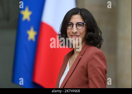 ©Julien Mattia / Le Pictorium/MAXPPP - Paris 23/05/2022 Julien Mattia / Le Pictorium - 23/5/2022 - Frankreich / Ile-de-France / Paris - Arrivee de Rima Abdul Malak, ministre de la culture au Conseil des Ministres du 23 Mai 2022 / 23/5/2022 - Frankreich / Ile-de-France (Region) / Paris - Ankunft des Kulturministers Rima Abdul Malak am 23. Mai 2022 im Ministerrat Stockfoto