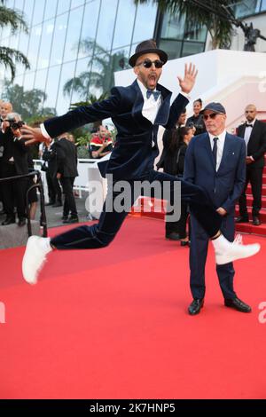 ©PHOTOPQR/NICE MATIN/Patrice Lapoirie ; Cannes ; 24/05/2022 ; Französisch Fotograf Jr kommt für die Vorführung des Films 'die Innozenz ( L'Innocent )' während der 75. Ausgabe des Cannes Film Festival in Cannes , Südfrankreich , auf Mai 24 , 2022 . Stockfoto