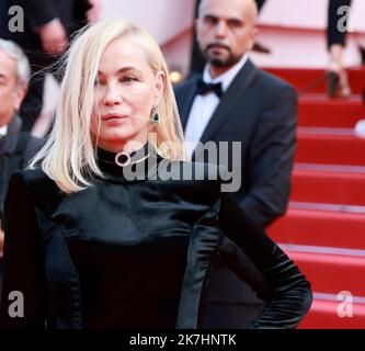 ©PHOTOPQR/NICE MATIN/Patrice Lapoirie ; Cannes ; 24/05/2022 ; Französisch actrice Emmanuelle Beart kommt für die Vorführung des Films 'die Unschuldige ( L'Innocent )' während der 75. Ausgabe des Cannes Film Festival in Cannes , Südfrankreich , auf Mai 24 , 2022 . Stockfoto