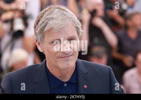 ©PHOTOPQR/NICE MATIN/Patrice Lapoirie ; Cannes ; 24/05/2022 ; Viggo Mortensen nimmt an einem Fotocall für den Film 'Verbrechen der Zukunft' während der 75. Ausgabe des Cannes Film Festival in Cannes, Südfrankreich, am Mai 24, 2022. Stockfoto