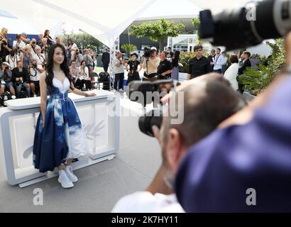 ©PHOTOPQR/NICE MATIN/Patrice Lapoirie ; Cannes ; 24/05/2022 ; chinesische Schauspielerin Tang Wei nimmt an einem Fotocall für den Film 'Decision to Leave (Heojil Kyolshim)' während der 75. Ausgabe des Cannes Film Festival in Cannes, Südfrankreich, am Mai 24, 2022. Stockfoto