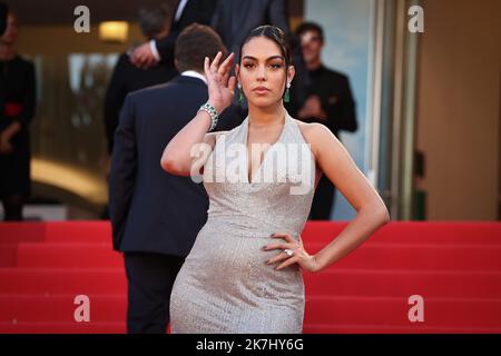 ©PHOTOPQR/LE PARISIEN/Fred Dugit ; Cannes ; 25/05/2022 ; Cuture / Cinéma Palais des Festival à Cannes (06), le 25 Mai 2022 Tapis Rouge du Film ELVIS de Baz Luhrmann Georgina Rodríguez Photo LP / Fred Dugit Stockfoto