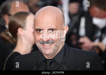 ©PHOTOPQR/LE PARISIEN/Fred Dugit ; Cannes ; 26/05/2022 ; Cuture / Cinéma Palais des Festival à Cannes (06), le 26 Mai 2022 Montée des Marches du Film 'Broker (Les Bonnes Etoiles)' Gaspar Noé Photo LP / Fred Dugit - Cannes International Film Festival. Stockfoto