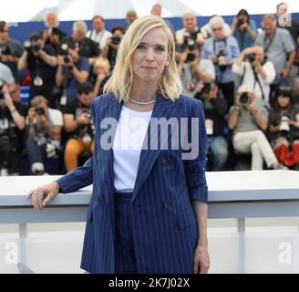 ©PHOTOPQR/NICE MATIN/Patrice Lapoirie ; Cannes ; 27/05/2022 ; französische Schauspielerin Lea Drucker posiert während einer Fotoserie für den Film 'Close' bei der Ausgabe 75. des Cannes Film Festival in Cannes, Südfrankreich, am Mai 27, 2022. - Internationales Filmfestival von Cannes am 27. 2022. Mai Stockfoto