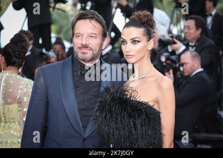 ©PHOTOPQR/LE PARISIEN/Fred Dugit ; Cannes ; 28/05/2022 ; Cuture / Cinéma Palais des Festival à Cannes (06), le 28 Mai 2022 Palmares du 75e fesival du Film international de Cannes Samuel Le Bihan et Stefania Christian Photo LP / Fred Dugit Stockfoto