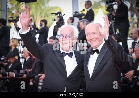 ©PHOTOPQR/LE PARISIEN/Fred Dugit ; Cannes ; 28/05/2022 ; Cuture / Cinéma Palais des Festival à Cannes (06), le 28 Mai 2022 Palmares du 75e fesival du Film international de Cannes Jean-Pierre Dardenne and Luc Dardenne Photo LP / Fred Dugit Stockfoto