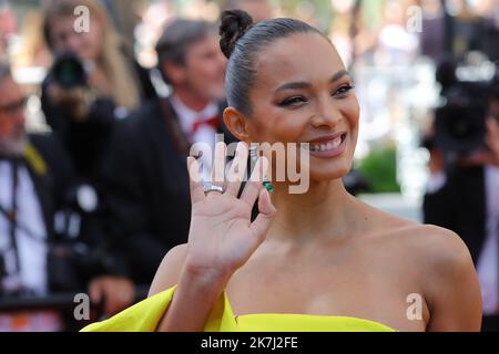 ©Pierre Teyssot/MAXPPP ; Cannes Film Festival 2022. 75. Ausgabe des 'Festival International du Film de Cannes' am 27/05/2022 in Cannes, Frankreich. Roter Teppich für die Vorführung des Films 'Mother and Son (UN Petit Frere)' Lais Ribeiro. â© Pierre Teyssot/Maxppp Stockfoto