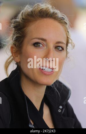 ©Pierre Teyssot/MAXPPP ; Cannes Film Festival 2022. 75. Ausgabe des 'Festival International du Film de Cannes' am 28/05/2022 in Cannes, Frankreich. Prominente Sichtungen, BFM-Journalistin, Cyrielle Hariel. â© Pierre Teyssot/Maxppp Stockfoto