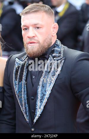 ©Pierre Teyssot/MAXPPP ; Cannes Film Festival 2022. 75. Ausgabe des 'Festival International du Film de Cannes' am 25/05/2022 in Cannes, Frankreich. Prominente auf dem Roten Teppich vor der Vorführung von „Elvis“. MMA (Mixed Martial Arts) Kämpfer Conor McGregor. â© Pierre Teyssot/Maxppp Stockfoto