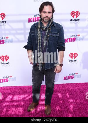 ©Xavier Collin / Avalon/PHOTOSHOT/MAXPPP - ; United States, California, Carson, Dignity Health Sports Park ; 04/06/2022 - CARSON, LOS ANGELES, CALIFORNIA, USA - JUNE 04: Der amerikanische Schauspieler Rider Strong nimmt am 4. Juni 2022 in Carson, Los Angeles, Kalifornien, USA, am 2022. IHeartRadio Wango Tango im Dignity Health Sports Park Teil. Bild:Xavier Collin / Avalon Bouvesse Quirieu Isere am 05/06/2022: Versuch auf den Weltrekord für dekorierte Kieselsteine in Bouvesse-Quirieu in Isere Stockfoto