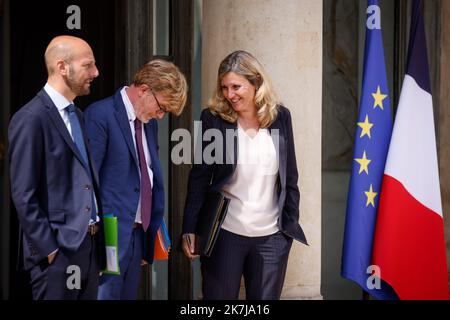 ©Thomas Padilla/MAXPPP - 14/06/2022 ; Paris, France ; SORTIE DU CONSEIL DES MINISTRES AU PALAIS DE L' ELYSEE. STANISLAS GUERINI, MINISTRE DE LA TRANSFORMATION ET DE LA FONCTION PUBLIQUES, MARC FESNEAU, MINISTRE DE L' AGRICULTURE ET DE LA SOUVERANETE ALIMENTAIRE, YAEL BRAUN PIVET, MINISTRE DES OUTRE MER. Verlassen Sie die wöchentliche Kabinettssitzung am 14. Juni 2022 im Präsidentenpalast Elysee in Paris. Stockfoto