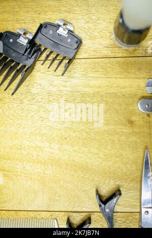 Vintage Werkzeuge der Friseur auf Holz- Hintergrund. Stockfoto