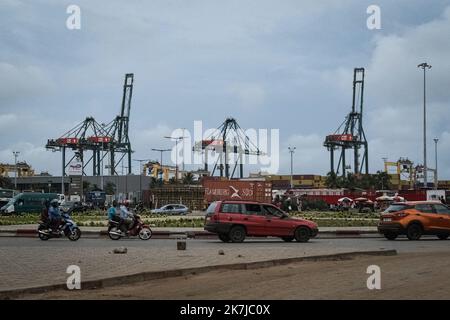 ©Nicolas Remene / Le Pictorium/MAXPPP - Lome 31/05/2022 Nicolas Remene / Le Pictorium - 31/5/2022 - Togo / Lome / Lome - Vue sur le Port Autonome de Lome au Togo, le 30 Mai 2022. Le Port de Lome est le seul Port en Eau profonde de la cote ouest africaine pouvant accueillir des navires a fort tirant d'Eau. / 31/5/2022 - Togo / Lome / Lome - Blick auf den Hafen Autonome de Lome in Togo, 30. Mai 2022. Der Hafen von Lome ist der einzige Tiefwasserhafen an der westafrikanischen Küste, der Tiefseeschiffe aufnehmen kann. Stockfoto