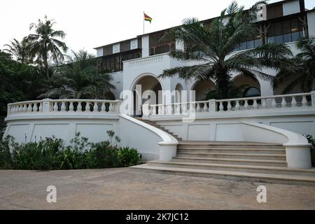 ©Nicolas Remene / Le Pictorium/MAXPPP - Lome 29/05/2022 Nicolas Remene / Le Pictorium - 29/5/2022 - Togo / Lome / Lome - Le palais de Lome, ancien palais des gouverneurs est un batiment Colonial emblematique de la ville de Lome situe sur le Boulevard du Mono, face a la mer. Heritage de la colonisation allemande, il est aujourd'hui devenu un musee entoure d'un Grand Parc botanique ouvert au public. / 29/5/2022 - Togo / Lome / Lome - der Lome Palace, ehemals Governors' Palace, ist ein emblematisches Kolonialgebäude der Stadt Lome am Mono Boulevard, mit Blick auf das Meer. Ein Vermächtnis von G Stockfoto