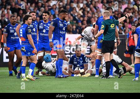 ©Alexandre Dimou/ALEXPRESS/MAXPPP - 24/06/2022 / Frankreich / Saint Denis / Sport / Rugby / Stade de France / Finale 1/2 Top 14 / Montpellier - Castres / Mathieu BABILLOT aus Castres und seinen Teamkollegen sieht nach der Niederlage niedergeschlagen aus Stockfoto