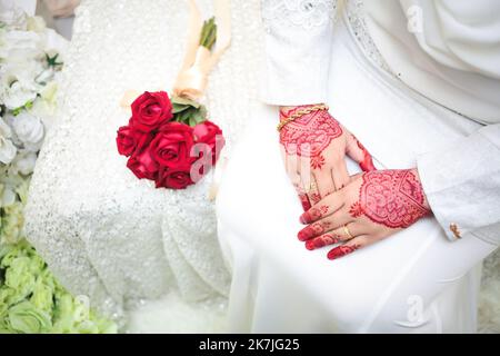 Malaiisches Brauthenna, wunderschön und einzigartig geschnitzt. Selektiver Fokus. Stockfoto