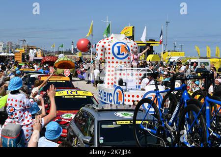 ©PHOTOPQR/VOIX DU Nord/PASCAL BONNIERE ; 05/07/2022 ; DUNKERQUE , le 5 juillet 2022 Sport , cyclisme , Tour de France , etape Dunkerque - Calais leclerc die 109. Ausgabe der Tour de France Radrennen findet vom 01. Bis 24. Juli 2022 statt - Stockfoto
