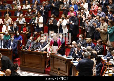 ©PHOTOPQR/LE PARISIEN/olivier corsan ; Paris ; 06/07/2022 ; Paris, Frankreich, le 6 Juillet 2022. La première ministre Elisabeth trug eine prononcé devant l'Assemblée Nationale son discours de politique générale. Foto : LP / Olivier Corsan - die französische Premierministerin Elisabeth Borne hielt am 06. Juli 2022 eine Rede vor dem Parlament in der Nationalversammlung in Paris, Frankreich. Borne skizziert in ihrer ersten Rede vor dem Parlament die politischen Prioritäten der Regierung. Stockfoto