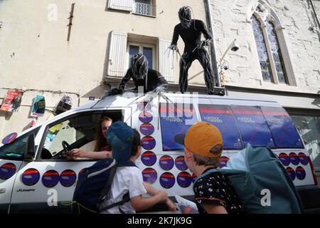 ©PHOTOPQR/LA PROVENCE/SOUILLARD Bruno ; Avignon ; 06/07/2022 ; Grande Parade d' ouverture du Festival off d'Avignon - Avignon , Frankreich , juli 6. 2022 Theater Festival Avignon off Parade Stockfoto