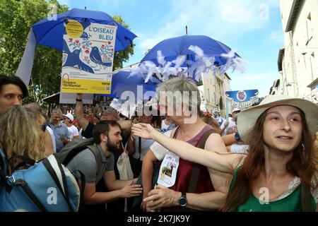 ©PHOTOPQR/LA PROVENCE/SOUILLARD Bruno ; Avignon ; 06/07/2022 ; Grande Parade d' ouverture du Festival off d'Avignon - Avignon , Frankreich , juli 6. 2022 Theater Festival Avignon off Parade Stockfoto