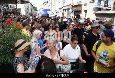 ©PHOTOPQR/LA PROVENCE/SOUILLARD Bruno ; Avignon ; 06/07/2022 ; Grande Parade d' ouverture du Festival off d'Avignon - Avignon , Frankreich , juli 6. 2022 Theater Festival Avignon off Parade Stockfoto