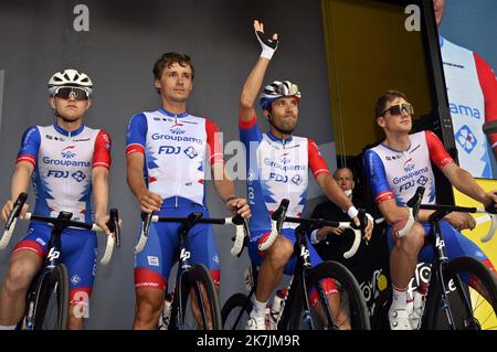 ©PHOTOPQR/L'EST REPUBLICAIN/ALEXANDRE MARCHI ; BINCHE ; 07/07/2022 ; SPORT - CYCLISME - TOUR DE FRANCE 2022 - 109 EME EDITION - TDF - 6 EME ETAPE - BINCHE - LONGWY - ABFAHRT. Binche (Belgique) 7 juillet 2022. Thibaut PINOT. FOTO Alexandre MARCHI. - Die Ausgabe 109. des Radrennens der Tour de France findet vom 01. Bis 24. Juli 2022 statt - - Stockfoto