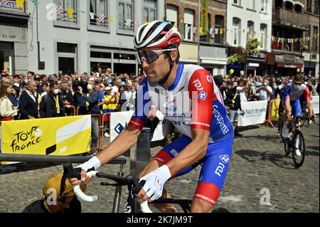 ©PHOTOPQR/L'EST REPUBLICAIN/ALEXANDRE MARCHI ; BINCHE ; 07/07/2022 ; SPORT - CYCLISME - TOUR DE FRANCE 2022 - 109 EME EDITION - TDF - 6 EME ETAPE - BINCHE - LONGWY - ABFAHRT. Binche (Belgique) 7 juillet 2022. Thibaut PINOT. FOTO Alexandre MARCHI. - Die Ausgabe 109. des Radrennens der Tour de France findet vom 01. Bis 24. Juli 2022 statt - - Stockfoto