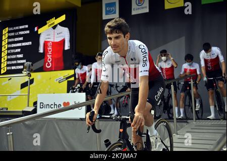 ©PHOTOPQR/L'EST REPUBLICAIN/ALEXANDRE MARCHI ; BINCHE ; 07/07/2022 ; SPORT - CYCLISME - TOUR DE FRANCE 2022 - 109 EME EDITION - TDF - 6 EME ETAPE - BINCHE - LONGWY - ABFAHRT. Binche (Belgique) 7 juillet 2022. Guillaume MARTIN. FOTO Alexandre MARCHI. - Die Ausgabe 109. des Radrennens der Tour de France findet vom 01. Bis 24. Juli 2022 statt - - Stockfoto