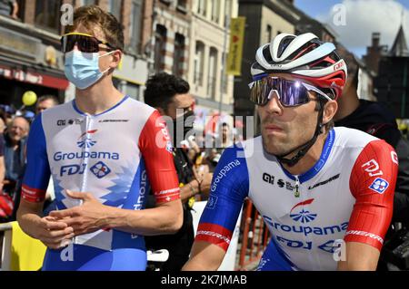 ©PHOTOPQR/L'EST REPUBLICAIN/ALEXANDRE MARCHI ; BINCHE ; 07/07/2022 ; SPORT - CYCLISME - TOUR DE FRANCE 2022 - 109 EME EDITION - TDF - 6 EME ETAPE - BINCHE - LONGWY - ABFAHRT. Binche (Belgique) 7 juillet 2022. Thibaut PINOT. FOTO Alexandre MARCHI. - Die Ausgabe 109. des Radrennens der Tour de France findet vom 01. Bis 24. Juli 2022 statt - - Stockfoto