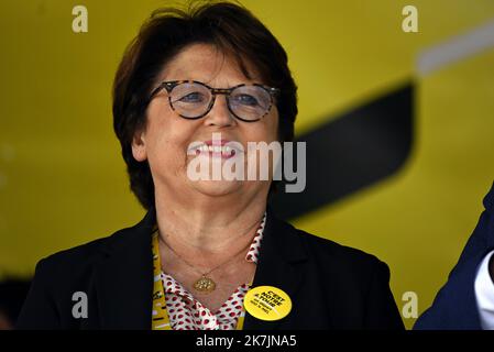 ©PHOTOPQR/L'EST REPUBLICAIN/ALEXANDRE MARCHI ; LILLE ; 06/07/2022 ; SPORT - CYCLISME - TOUR DE FRANCE 2022 - 109 EME EDITION - TDF - 5 EME ETAPE - LILLE - WALLER ARENBERG PORTE DU HENNEGAU. Lille 6 Juillet 2022. Martine AUBRY, maire de Lille. FOTO Alexandre MARCHI. - Die Ausgabe 109. des Radrennens der Tour de France findet vom 01. Bis 24. Juli 2022 statt - Stockfoto