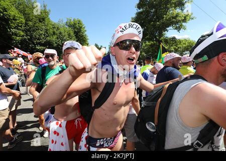 ©PHOTOPQR/LE COURRIER PICARD/HASLIN ; Alpe d'huez ; 14/07/2022 ; 14/07/22 Tour de France 12eme etape Briancon - l'Alpe d'Huez Ambiente Foto Fred Haslin - die 109. Ausgabe der Tour de France Radrennen findet statt von 01 bis 24 Juli 2022 - Stockfoto