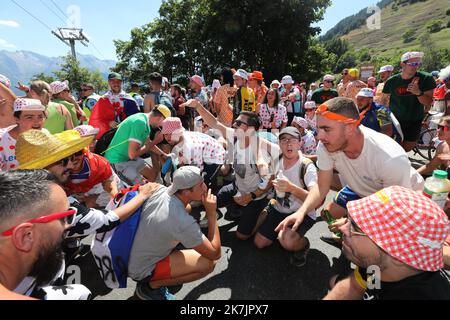 ©PHOTOPQR/LE COURRIER PICARD/HASLIN ; Alpe d'huez ; 14/07/2022 ; 14/07/22 Tour de France 12eme etape Briancon - l'Alpe d'Huez Ambiente Foto Fred Haslin - die 109. Ausgabe der Tour de France Radrennen findet statt von 01 bis 24 Juli 2022 - Stockfoto