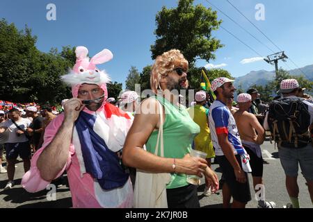 ©PHOTOPQR/LE COURRIER PICARD/HASLIN ; Alpe d'huez ; 14/07/2022 ; 14/07/22 Tour de France 12eme etape Briancon - l'Alpe d'Huez Ambiente Foto Fred Haslin - die 109. Ausgabe der Tour de France Radrennen findet statt von 01 bis 24 Juli 2022 - Stockfoto