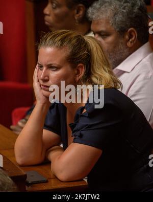 ©Julien Mattia / Le Pictorium/MAXPPP - Paris 20/07/2022 Julien Mattia / Le Pictorium - 20/7/2022 - Frankreich / Ile-de-France / Paris - Mathilde Panot Val-de-Marne (10e Umschreibung) La France insoumise - Nouvelle Union Populaire ecologique et sociale lors des Questions au Gouvernement du 19 Juillet 2022. / 20/7/2022 - Frankreich / Ile-de-France (Region) / Paris - Mathilde Panot Val-de-Marne (10. Wahlkreis) La France insoumise - Nouvelle Union Populaire ecologique et sociale während der Anfragen an die Regierung am 19. Juli 2022. Stockfoto