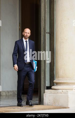 ©Thomas Padilla/MAXPPP - 20/07/2022 ; Paris, France ; SORTIE DU CONSEIL DES MINISTRES AU PALAIS DE L' ELYSEE. STANISLAS GUERINI, MINISTRE DE LA TRANSFORMATION ET DE LA FONCTION PUBLIQUES. Verlassen Sie die wöchentliche Kabinettssitzung am 20. Juli 2022 im Präsidentenpalast Elysee in Paris. Stockfoto