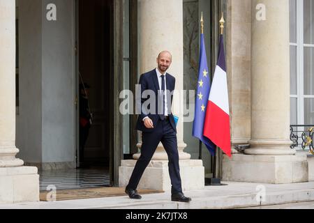 ©Thomas Padilla/MAXPPP - 20/07/2022 ; Paris, France ; SORTIE DU CONSEIL DES MINISTRES AU PALAIS DE L' ELYSEE. STANISLAS GUERINI, MINISTRE DE LA TRANSFORMATION ET DE LA FONCTION PUBLIQUES. Verlassen Sie die wöchentliche Kabinettssitzung am 20. Juli 2022 im Präsidentenpalast Elysee in Paris. Stockfoto