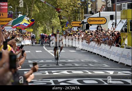 ©PHOTOPQR/LA DEPECHE DU MIDI/MARC SALVET ; CAHORS ; 22/07/2022 ; - DDM MARC SALVET - CHRISTOPHE LAPORTE GAGNE A CAHORS die diesjährige Tour de France findet vom 01. Bis 24. Juli 2022 statt Stockfoto