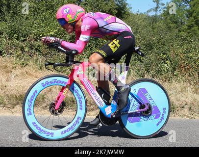 ©Laurent Lairys/MAXPPP - Alberto Bettiol von EF Education-EasyPost während der Tour de France 2022, Radrennen Etappe 20, Zeitfahren, Lacapelle-Marival - Rocamadour (40,7 km) am 23. Juli 2022 in Rocamadour, Frankreich - Foto Laurent Lairys / MAXPPP Stockfoto