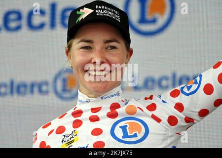 ©PHOTOPQR/L'EST REPUBLICAIN/ALEXANDRE MARCHI ; PROVINS ; 25/07/2022 ; SPORT - CYCLISME - TOUR DE FRANKREICH FEMMES AVEC ZWIFT - 1 ERE EDITION - TDF FEMININ 2022 - ETAPE 2 - MEAUX - PROVINS - ARRIVEE. Provins 25 Juillet 2022. Femke MARKUS porte le maillot à POIs de Meilleure Grimpeuse. FOTO Alexandre MARCHI. - JULI 25TH 2022 2022 WOMEN'S TOUR DE FRANCE, RADRENNEN Stockfoto