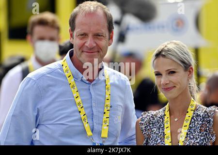 ©PHOTOPQR/L'EST REPUBLICAIN/ALEXANDRE MARCHI ; PROVINS ; 25/07/2022 ; SPORT - CYCLISME - TOUR DE FRANKREICH FEMMES AVEC ZWIFT - 1 ERE EDITION - TDF FEMININ 2022 - ETAPE 2 - MEAUX - PROVINS - ARRIVEE. Provins 25 Juillet 2022. Christian PRUDHOMME und Marion ROUSSE. FOTO Alexandre MARCHI. - JULI 25TH 2022 2022 WOMEN'S TOUR DE FRANCE, RADRENNEN Stockfoto