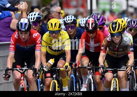 ©PHOTOPQR/L'EST REPUBLICAIN/ALEXANDRE MARCHI ; EPERNAY ; 26/07/2022 ; SPORT - CYCLISME - TOUR DE FRANCE FEMMES AVEC ZWIFT - 1 ERE EDITION - TDF FEMININ 2022 - ETAPE 3 - REIMS - EPERNAY. Epernay 26 juillet 2022. La Maillot Jaune Marianne VOS. FOTO Alexandre MARCHI. Stockfoto