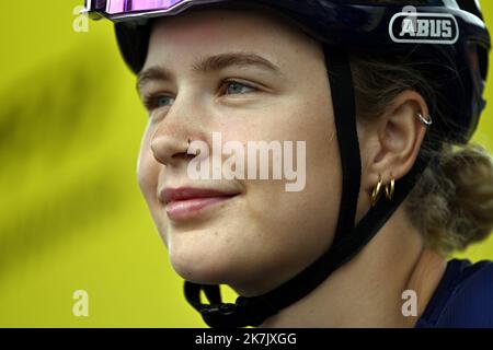 ©PHOTOPQR/L'EST REPUBLICAIN/ALEXANDRE MARCHI ; REIMS ; 26/07/2022 ; SPORT - CYCLISME - TOUR DE FRANCE FEMMES AVEC ZWIFT - 1 ERE EDITION - TDF FEMININ 2022 - ETAPE 3 - REIMS - EPERNAY - ABFAHRT. Reims 26 Juillet 2022. La danoise Emma NORSGAARD BJERG (Movistar Team Women). FOTO Alexandre MARCHI. Stockfoto