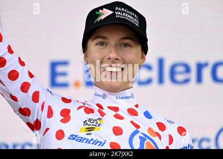 ©PHOTOPQR/L'EST REPUBLICAIN/ALEXANDRE MARCHI ; BAR SUR AUBE ; 27/07/2022 ; SPORT - CYCLISME - TOUR DE FRANKREICH FEMMES AVEC ZWIFT - 1 ERE EDITION - TDF FEMININ 2022 - ETAPE 4 - TROYES - BAR SUR AUBE - ARRIVEE. Bar-sur-Aube 27 juillet 2022. La néerlandaise Femke GERRITSE konservieren Sohn maillot à POIs de Meilleure Grimpeuse. FOTO Alexandre MARCHI. 4. Etappe der Neuauflage des Radrennens der Frauen-Tour de France, 126,8 km zwischen Troyes und Bar-sur-Aube, Ostfrankreich, am 27. Juli 2022. Stockfoto