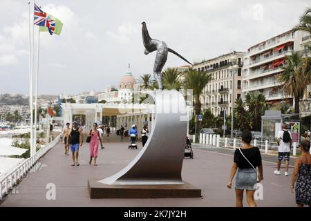 ©PHOTOPQR/NICE MATIN/Dylan Meiffret ; Nice ; 29/07/2022 ; 'l'ange de la baie', sculpture memorielle des attentats du 14 juillet 2016 sur la Promenade des Anglais . - Nizza, Frankreich, juli 29. 2022. gedenkarbeit L'Ange de la Baie von Jean-Marie-Fondacaro in Gedenken an die Opfer der Angriffe von Nizza vom 14. Juli 2016. Stockfoto