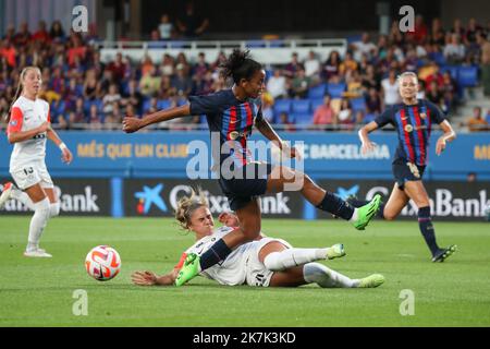 ©Manuel Blondau/AOP Press/MAXPPP - 23/08/2022 Barcelona Geyse Ferreira vom FC Barcelona und Oceane Deslands von Montpellier während des Fußballspiels der Frauen-Gamper-Trophy zwischen den Frauen des FC Barcelona und den Frauen des HSC Montpellier am 23. August 2022 im Estadi Johan Cruyff in Barcelona, Spanien. Stockfoto