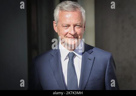 ©PHOTOPQR/LE PARISIEN/Fred Dugit ; Paris ; 24/08/2022 ; Poltique Paris (VIIIE), le 24 août 2022 C'est le Premier conseil de rentrée pour les ministres du gouvernement . Bruno Le Maire Ministre de l'Économie, des Finances et de la Souveraineté industrielle et numérique Photo LP / Fred Dugit - Paris, Frankreich, august 24. 2022 die französische Regierung kehrt von den Sommerferien zur wöchentlichen Kabinettssitzung zurück Stockfoto