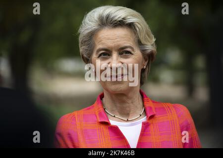 ©PHOTOPQR/JOURNAL SAONE et LOIRE/Ketty BEYONDAS ; Taizé ; 26/08/2022 ; Ursula von der Leyen Présidente de la Commission européenne en visite à Taizé. Taize, Frankreich, august 26. 2022 Präsident der Europäischen Kommission besucht die Religionsgemeinschaft von Taizé Stockfoto