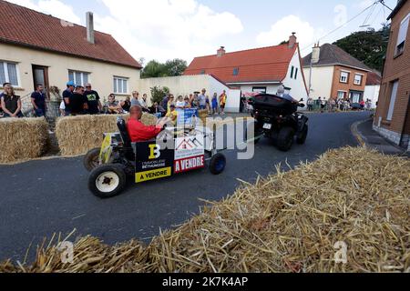 ©PHOTOPQR/VOIX DU Nord/Ludovic Maillard ; 27/08/2022 ; Isbergue le 27.08.2022, 1er course de caisses a savon a isbergue . LA VOIX DU Nord / FOTO LUDOVIC MAILLARD Isbergue am 27.08.2022., 1. Speckkastenrennen in der Isbergue in Nordfrankreich Stockfoto